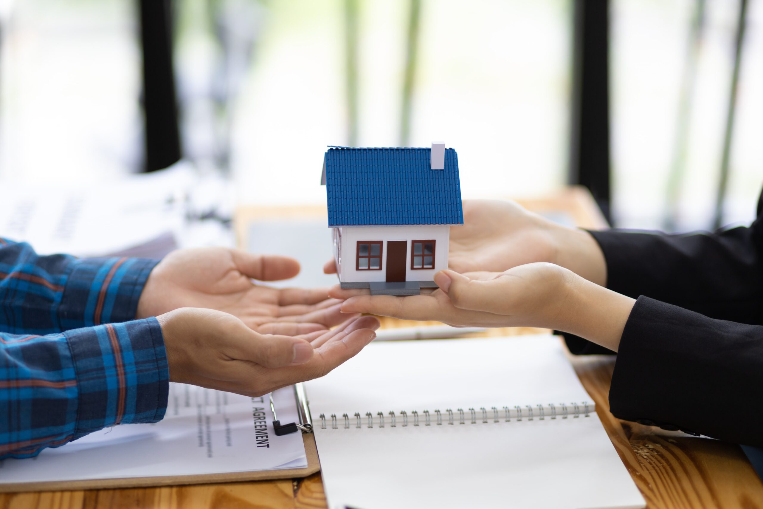 Lire la suite à propos de l’article Transmission de biens immobiliers : Conseils avisés pour anticiper et organiser votre héritage avec Globe Immobilier
